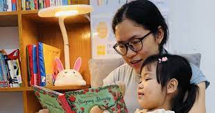 Cha mẹ rủ nhau cùng con ‘Đặt điện thoại xuống, cầm sách lên’