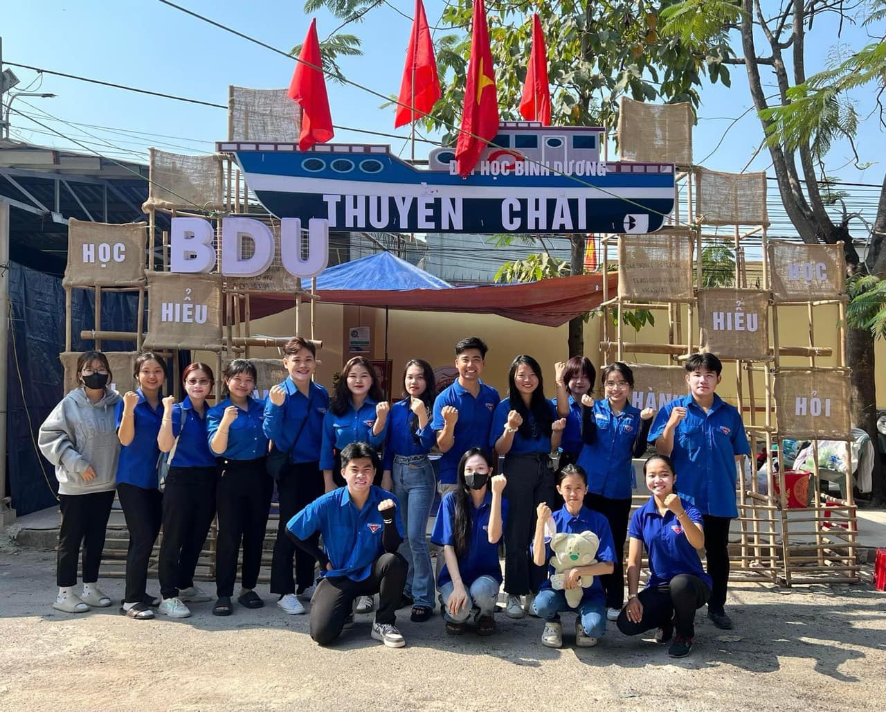 Sinh viên Khoa Xã hội học – Truyền thông trường Đại học Bình Dương được vinh danh “Gương đoàn tiêu b